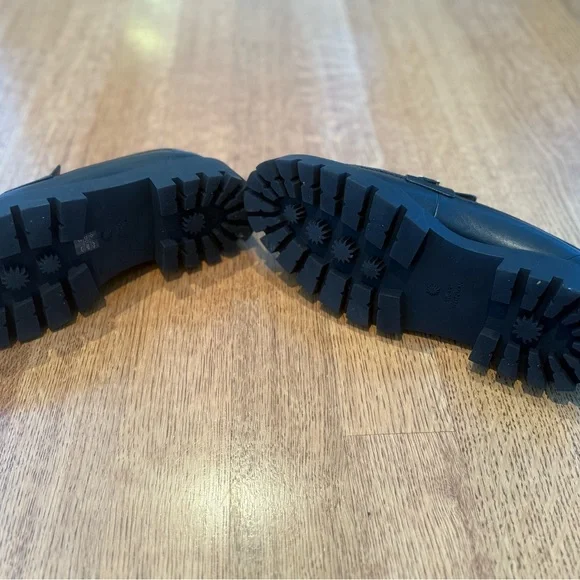 Women’s Stuart Weitzman Black lug sole Leather Loafers size 9 - Picture 5 of 7